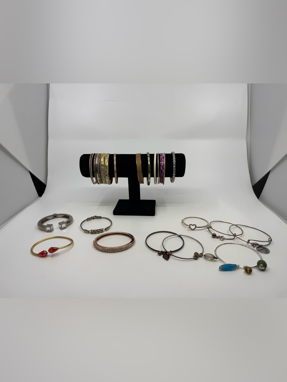 Large Lot of Boho Gold/Silvertoned Bangle Bracelets *READ*